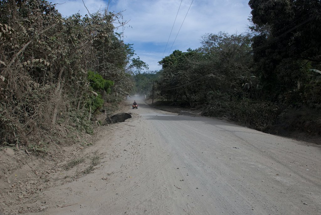 DSC_2349.jpg - Main road