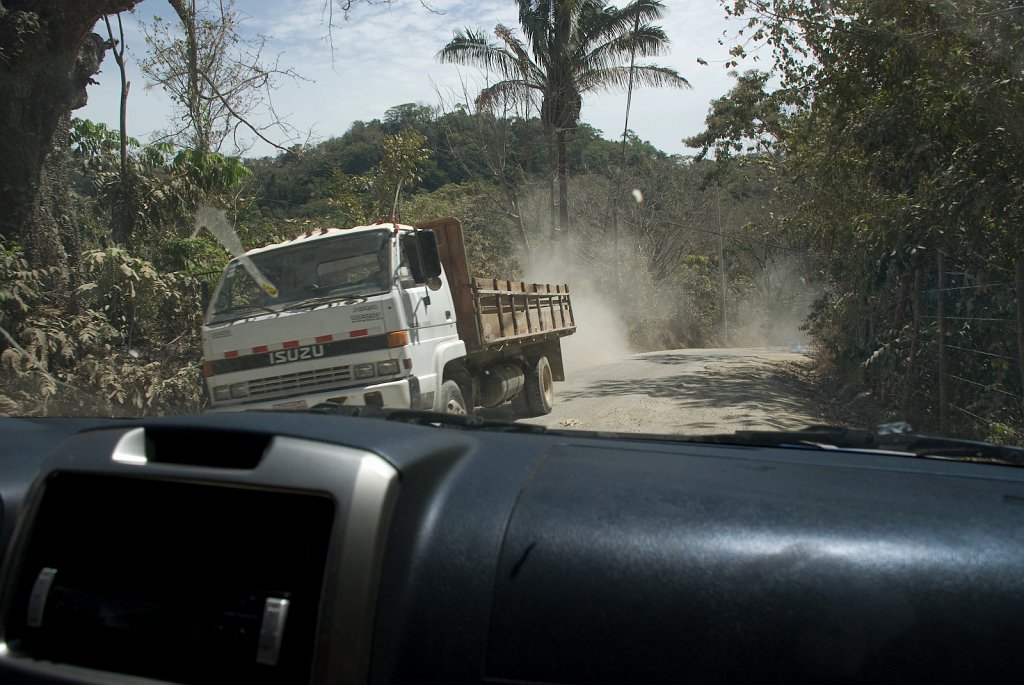 DSC_2421.jpg - The quest for some petrol for our 4x4