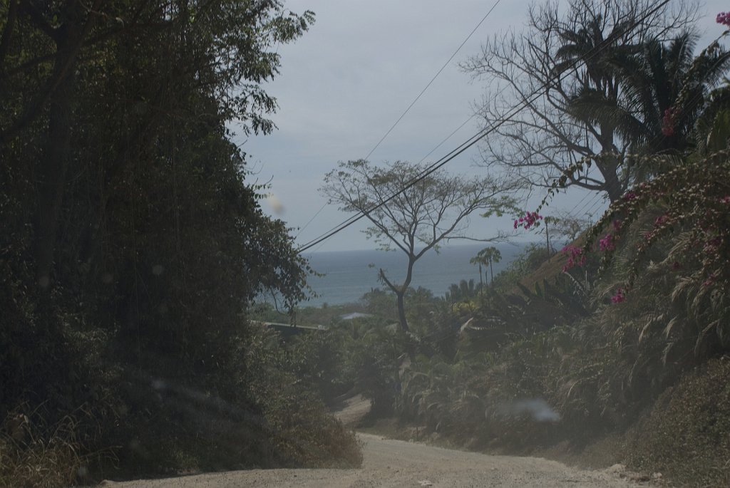 DSC_2433.jpg - The road descends
