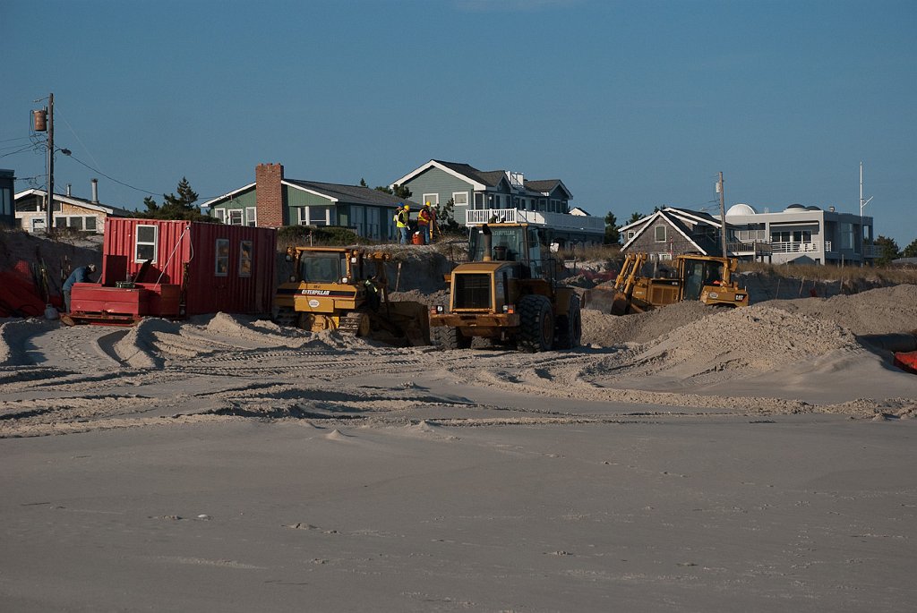 DSC_6616.jpg - This equipment will move the discharged sand.