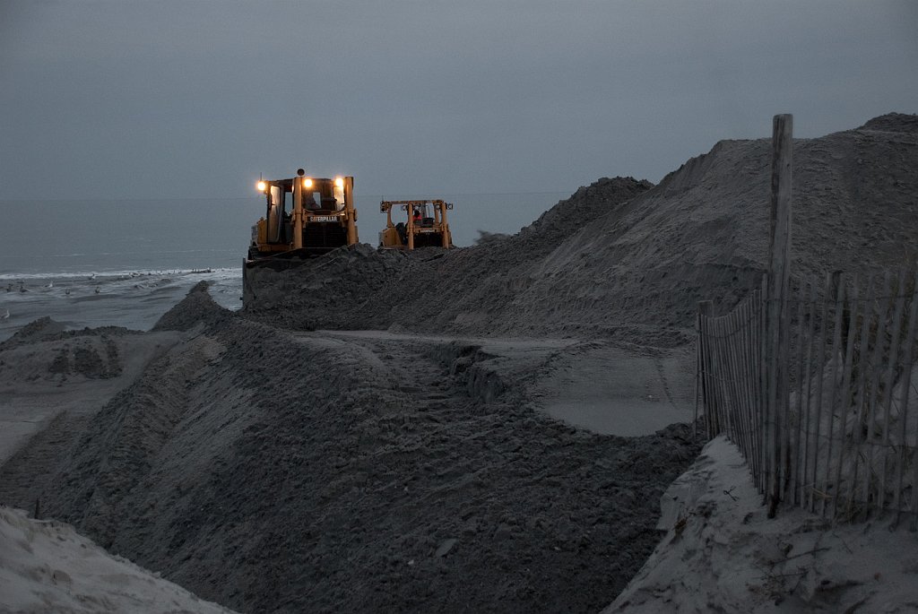 DSC_6845.jpg - As night falls the work continues.