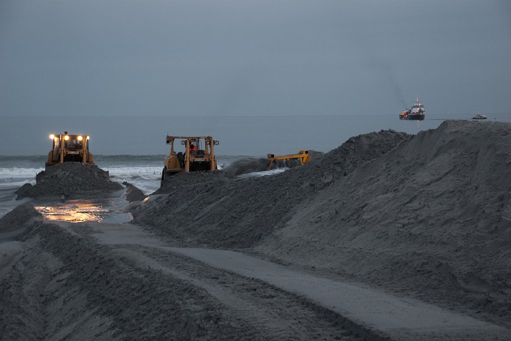 DSC_6855.jpg - As night falls the work continues.