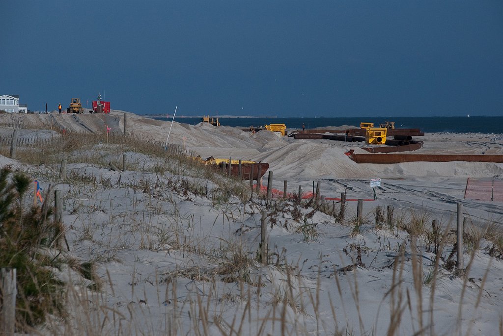 DSC_6946.jpg - The dune height at 77th Street is already impressive.  Compare to image #9.