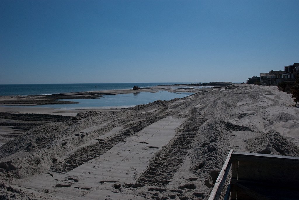 DSC_7552.jpg - The sand is yet to arrive south of Mercer Ave.