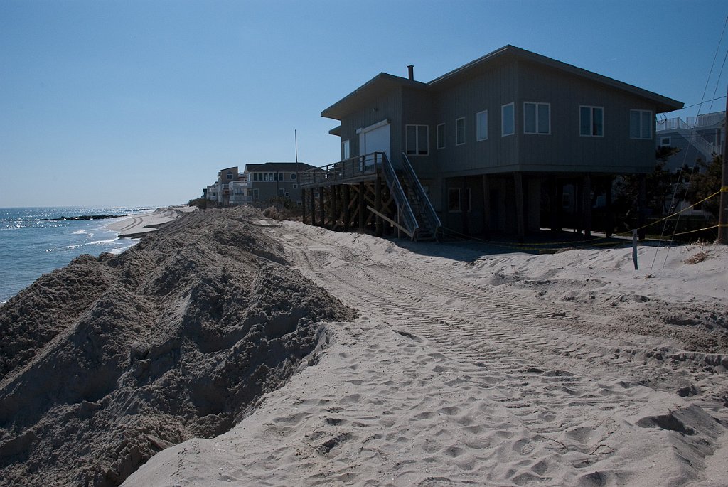 DSC_7567.jpg - The south end of town has been temporarily shored up, but still needs replenishment.