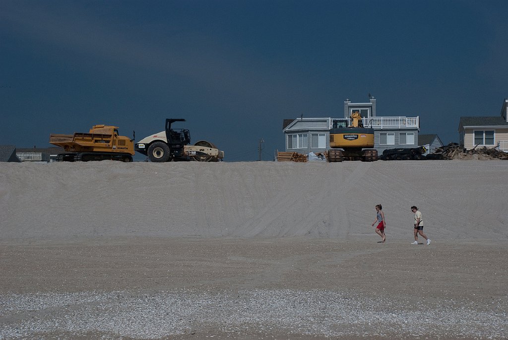 DSC_7803.jpg - More dune grading equipment.