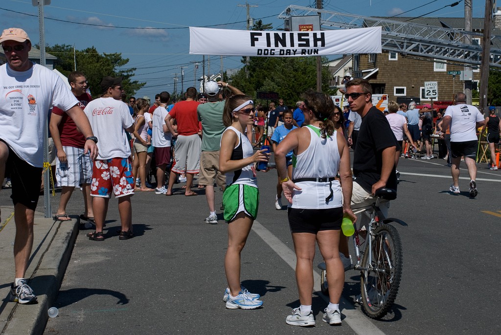 DSC_4415.jpg - Jackie, Jayne & Austin group up at the finish.