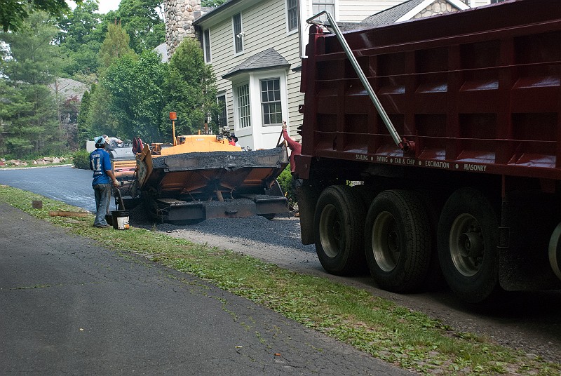 DSC_1893.jpg - The process continues down the driveway.