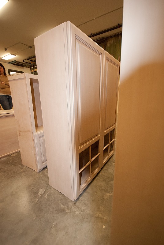 DSC_1118.jpg - FACTORY VISIT- Wall cabinets, inverted.