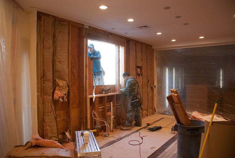 DSC_1190.jpg - The framing for the window is nearly complete, and none too soon.  It's cold.
