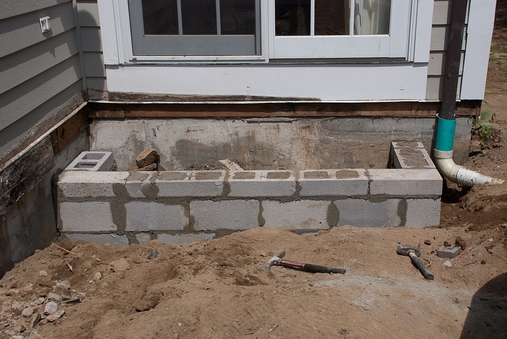 DSC_8600.jpg - The base for the north patio doors takes shape.