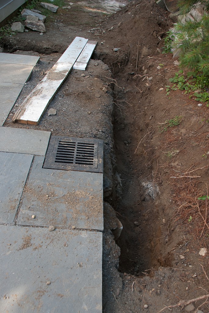 DSC_8674.jpg - The middle of the rock is reduced to dust.  The trench is complete.