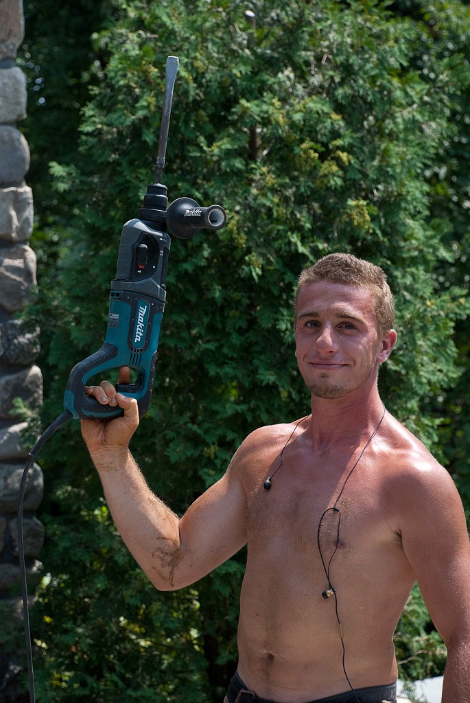 DSC_8728.jpg - After all, we have the tool (the rotary hammer again) and the willingness to use it.