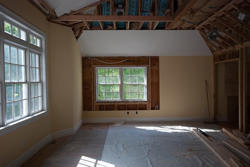 DSC_9368.jpg - The larger side window looks much better in it's new location.