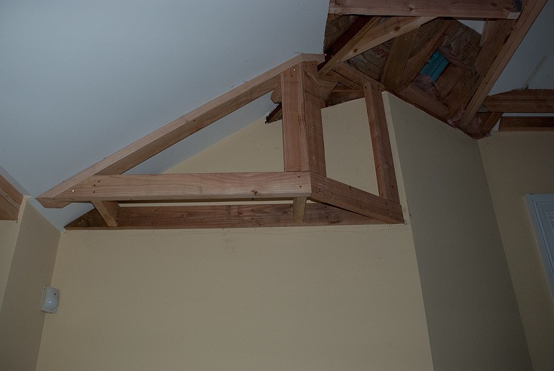 DSC_9488.jpg - This framing solves an important puzzle for the bedroom ceiling.