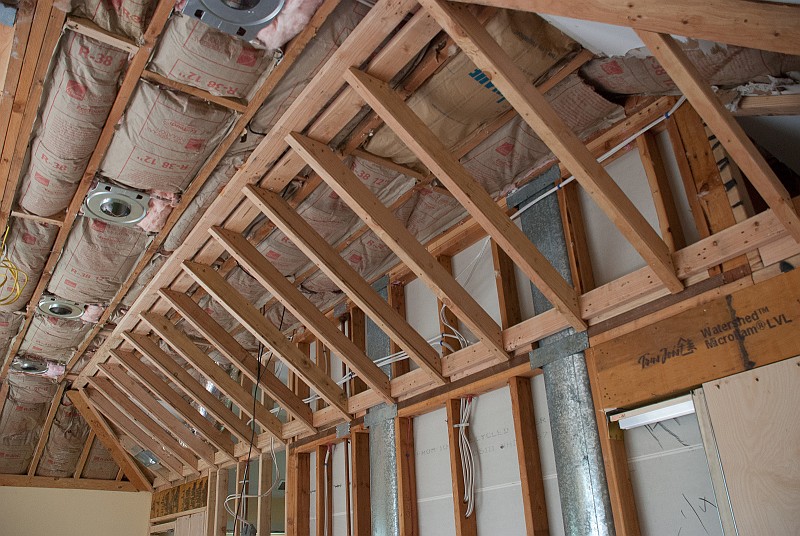 DSC_9763.jpg - The sloped ceiling here is a nice touch.  It could be a handy cable chase in the future.