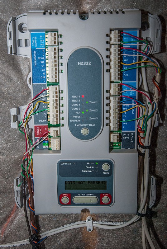 DSC_2800.jpg - Yipes! Today is the first day that heat is needed and there is no heat in the 2nd floor bedrooms.  This particular zone is one that has been "subdivided" into individual room zones using this #$%& overly-sophisticated Honeywell "duct damper control system."  Good grief, the heating system  already had NINE zones, yet somebody wanted even MORE?  This might mean some real headaches for me.